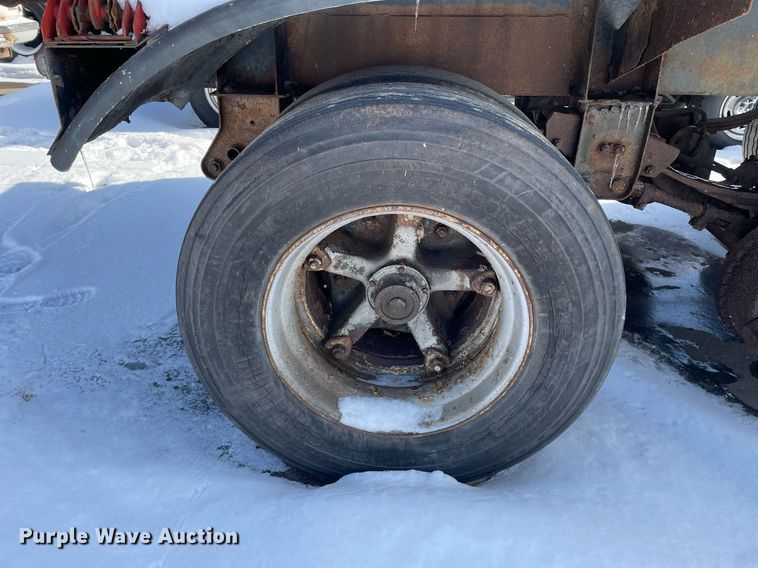 image for item MA9900 1974 Trailmobile F11S4MCM  tank trailer