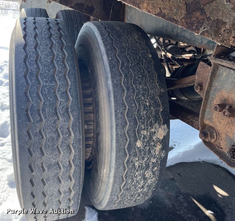 image for item MA9900 1974 Trailmobile F11S4MCM  tank trailer