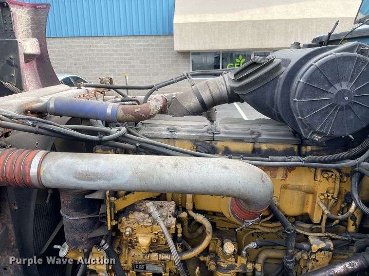 image for item MA9902 2003 Peterbilt 385  vacuum truck