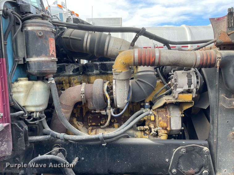 image for item MA9902 2003 Peterbilt 385  vacuum truck