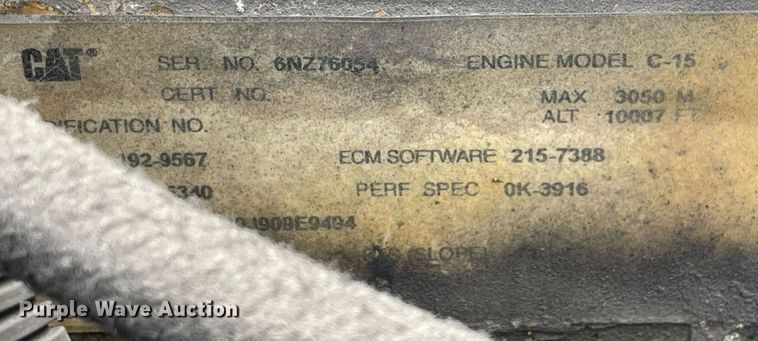 image for item MA9902 2003 Peterbilt 385  vacuum truck