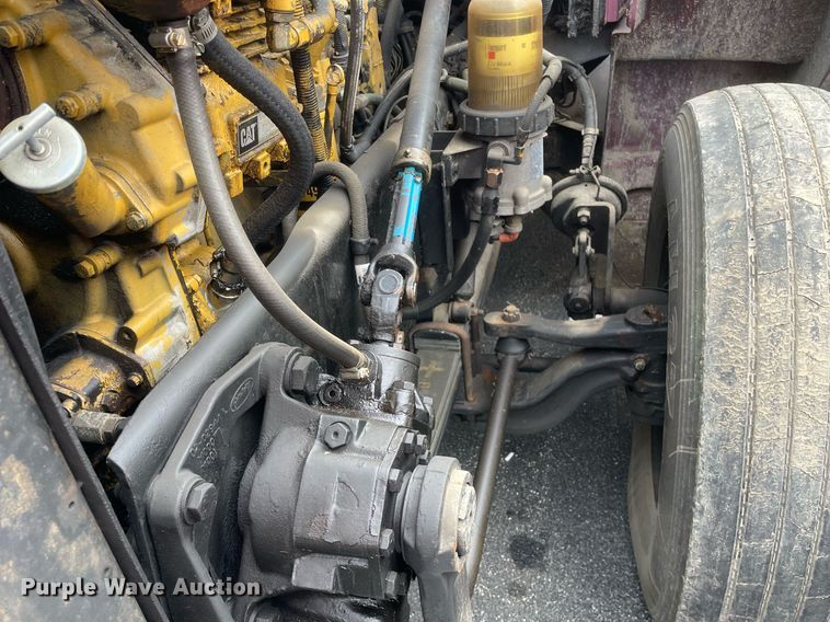 image for item MA9902 2003 Peterbilt 385  vacuum truck