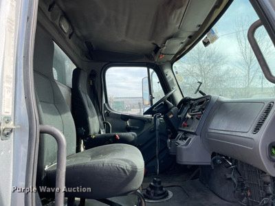 image for item MA9903 2007 Freightliner Business Class M2  box truck