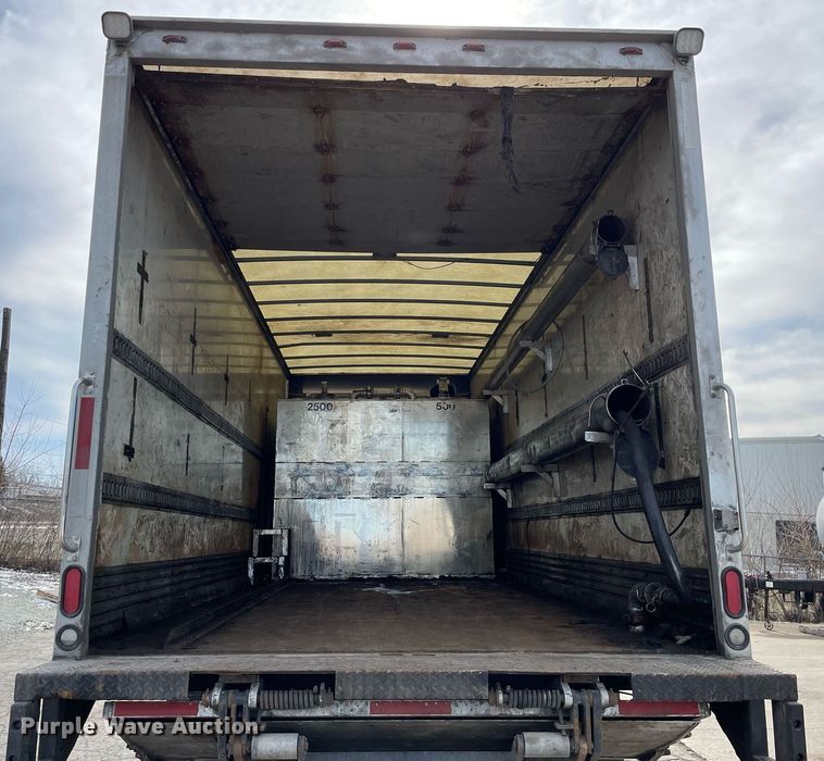 image for item MA9903 2007 Freightliner Business Class M2  box truck