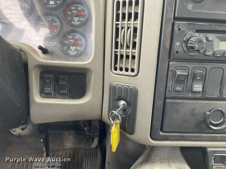 image for item MA9912 2011 International WorkStar 7400  dump flatbed truck