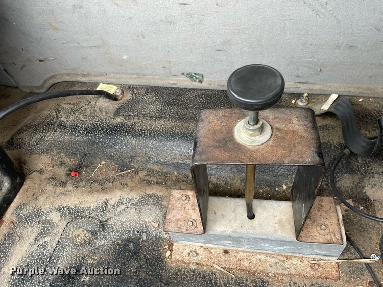 image for item MA9912 2011 International WorkStar 7400  dump flatbed truck