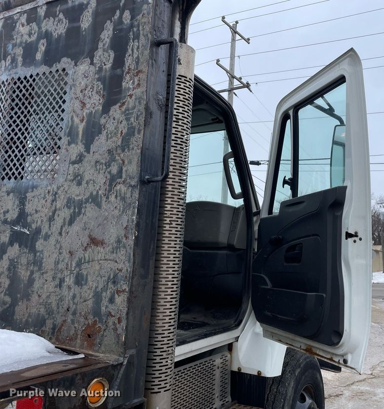 image for item MA9912 2011 International WorkStar 7400  dump flatbed truck