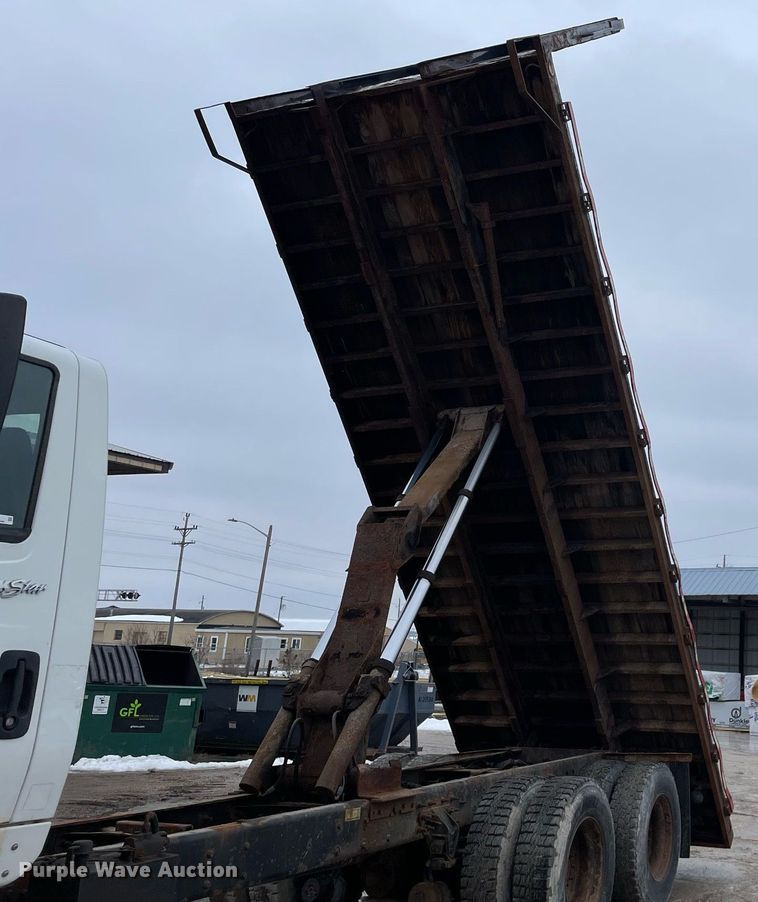 image for item MA9912 2011 International WorkStar 7400  dump flatbed truck