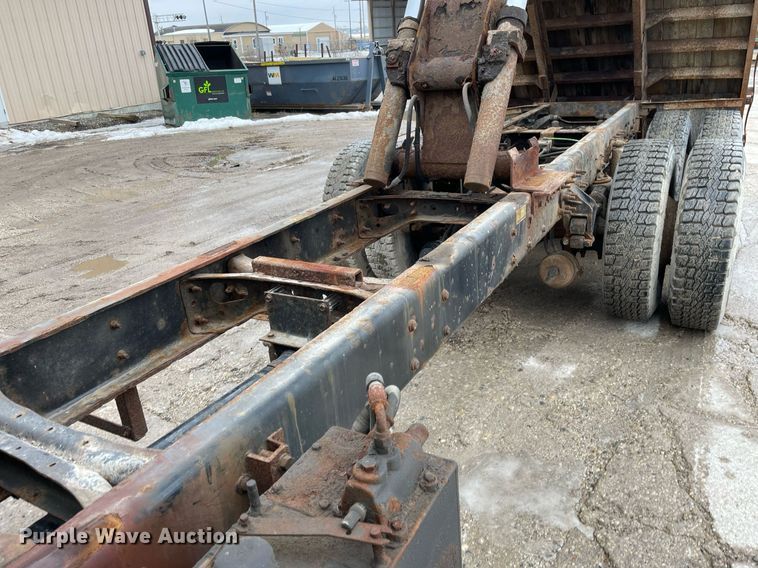 image for item MA9912 2011 International WorkStar 7400  dump flatbed truck