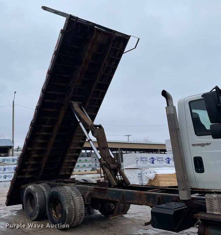image for item MA9912 2011 International WorkStar 7400  dump flatbed truck