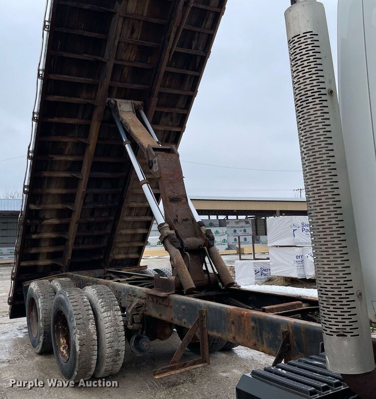 image for item MA9912 2011 International WorkStar 7400  dump flatbed truck