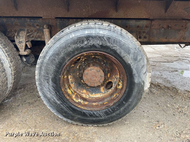 image for item MA9912 2011 International WorkStar 7400  dump flatbed truck