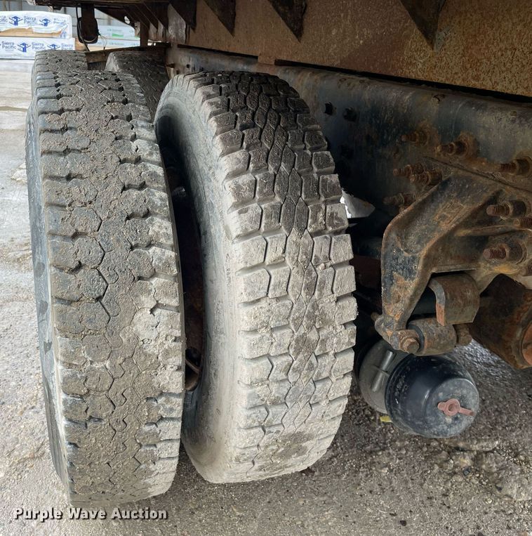 image for item MA9912 2011 International WorkStar 7400  dump flatbed truck