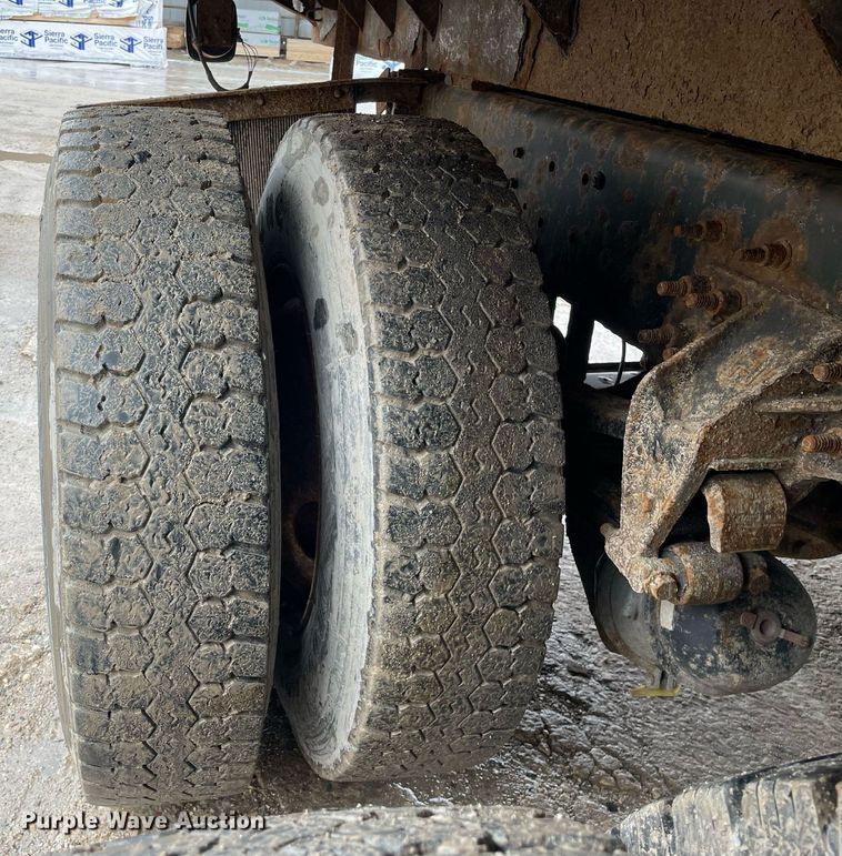 image for item MA9912 2011 International WorkStar 7400  dump flatbed truck