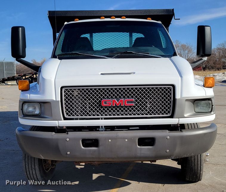 image for item MC9568 2005 GMC C5500  dump truck