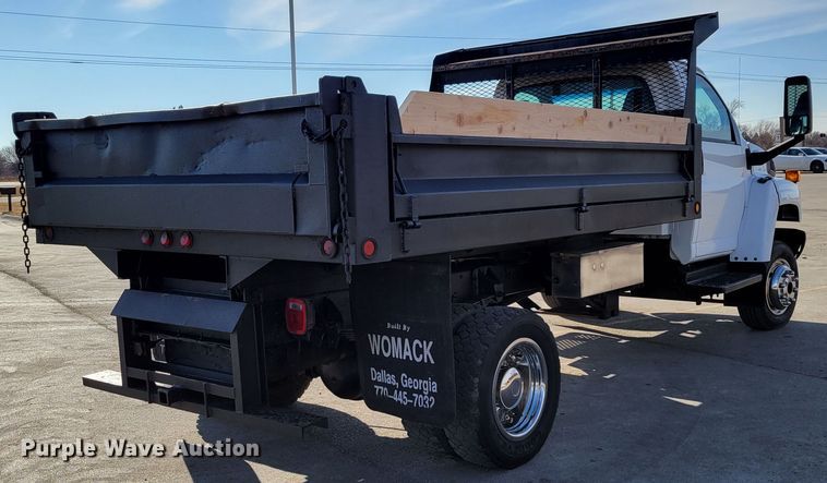 image for item MC9568 2005 GMC C5500  dump truck