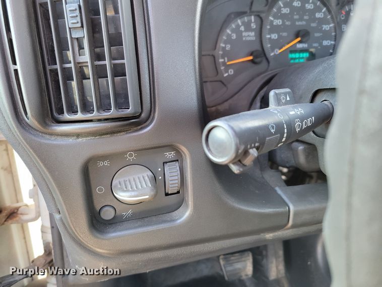 image for item MC9568 2005 GMC C5500  dump truck