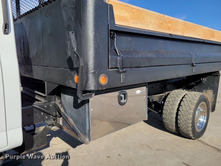 image for item MC9568 2005 GMC C5500  dump truck