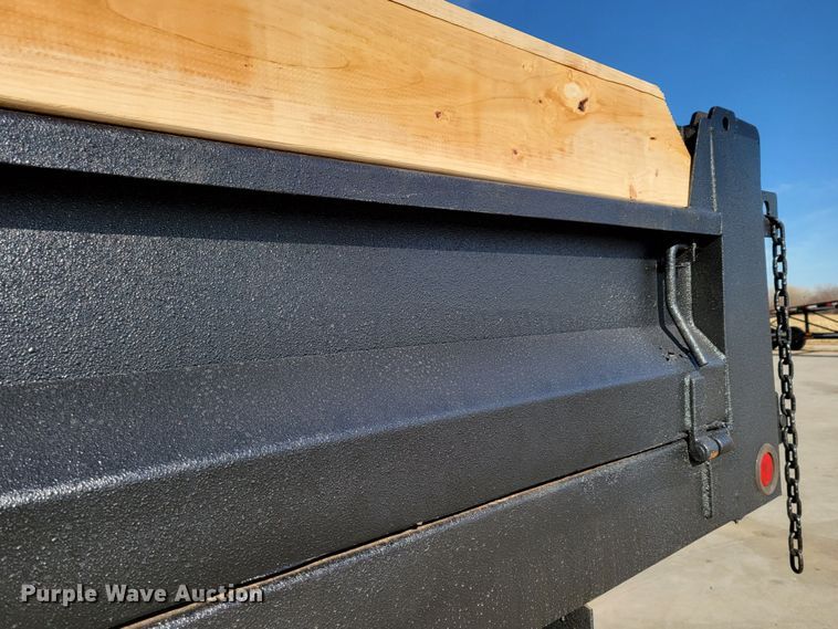 image for item MC9568 2005 GMC C5500  dump truck