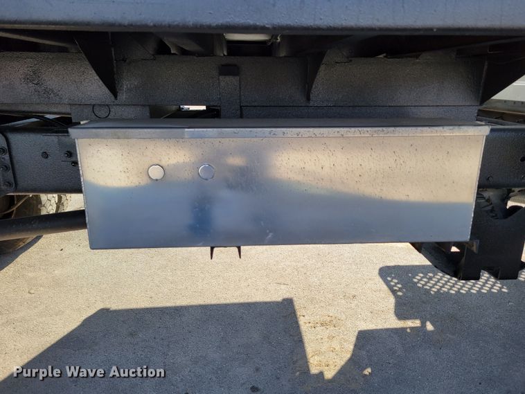 image for item MC9568 2005 GMC C5500  dump truck