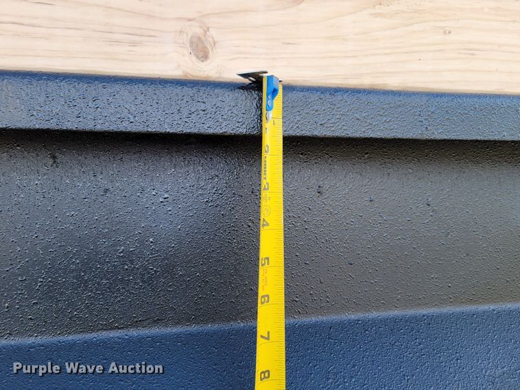 image for item MC9568 2005 GMC C5500  dump truck