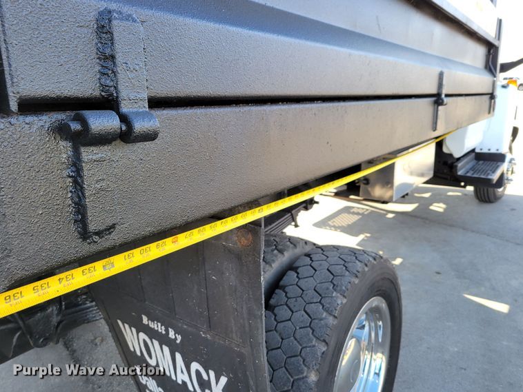 image for item MC9568 2005 GMC C5500  dump truck