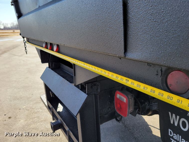 image for item MC9568 2005 GMC C5500  dump truck