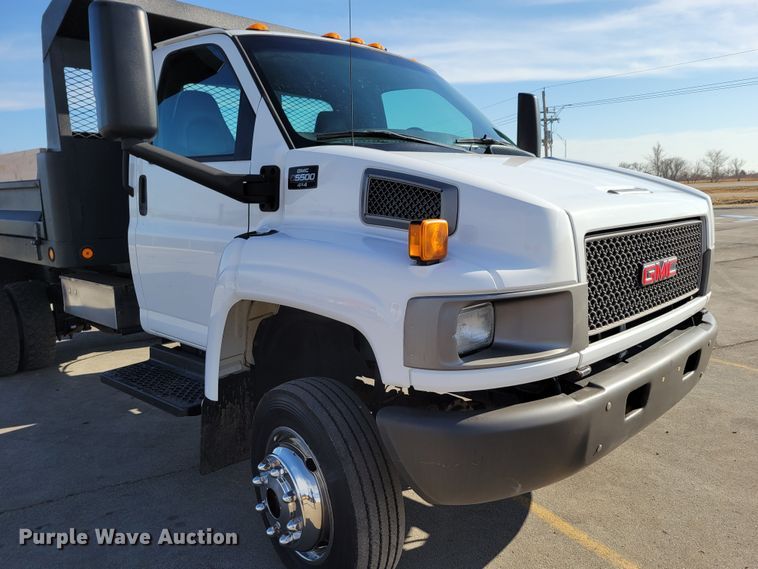 image for item MC9568 2005 GMC C5500  dump truck