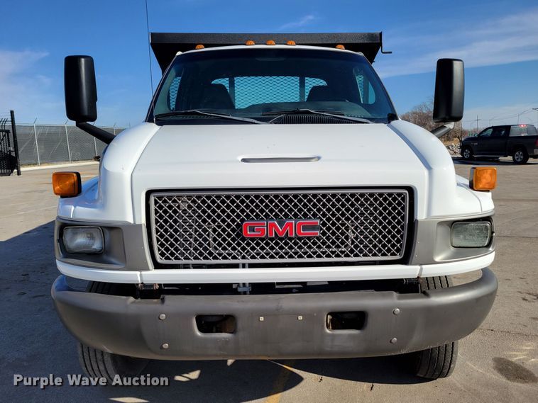 image for item MC9568 2005 GMC C5500  dump truck