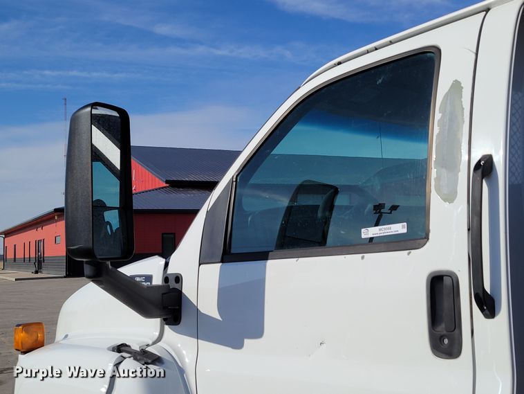 image for item MC9568 2005 GMC C5500  dump truck