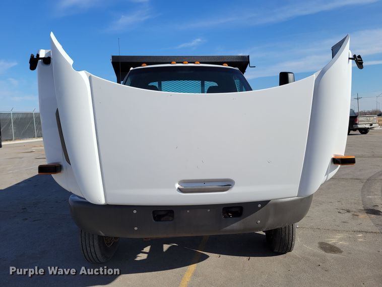 image for item MC9568 2005 GMC C5500  dump truck