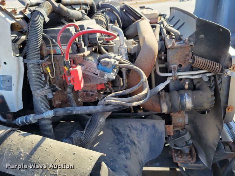 image for item MC9568 2005 GMC C5500  dump truck