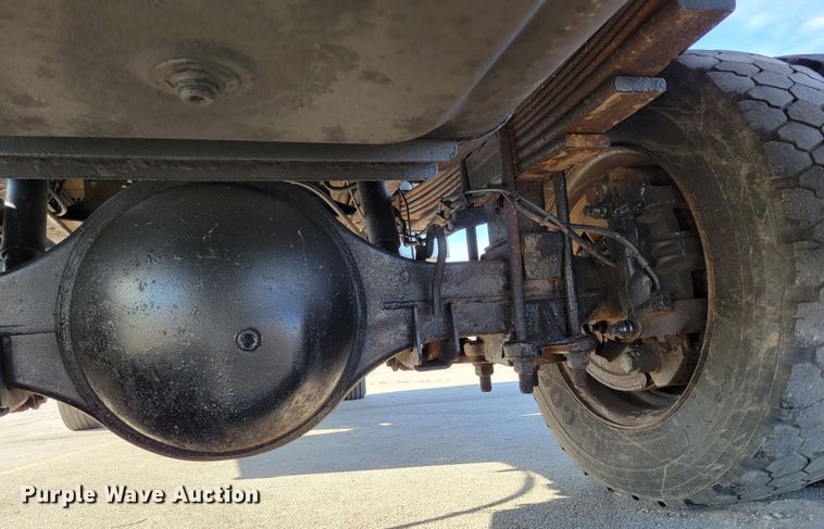 image for item MC9568 2005 GMC C5500  dump truck