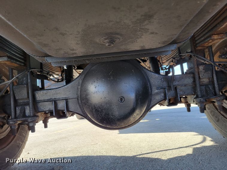 image for item MC9568 2005 GMC C5500  dump truck