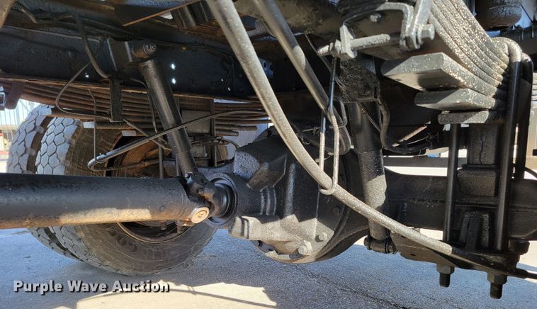 image for item MC9568 2005 GMC C5500  dump truck