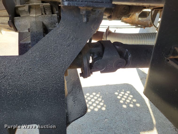 image for item MC9568 2005 GMC C5500  dump truck