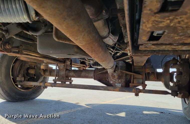 image for item MC9568 2005 GMC C5500  dump truck