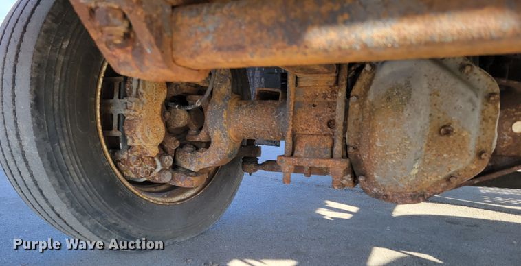 image for item MC9568 2005 GMC C5500  dump truck