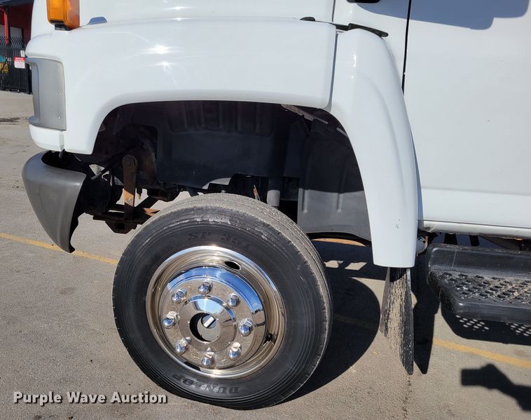 image for item MC9568 2005 GMC C5500  dump truck