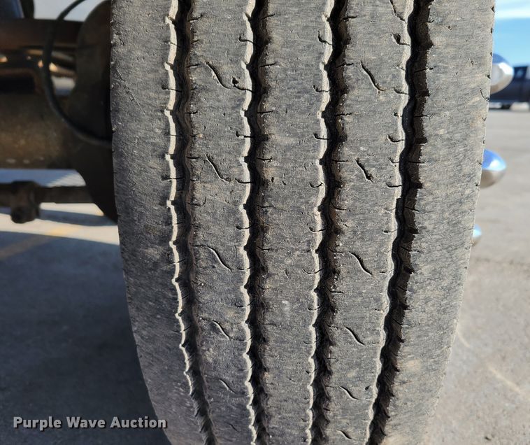 image for item MC9568 2005 GMC C5500  dump truck