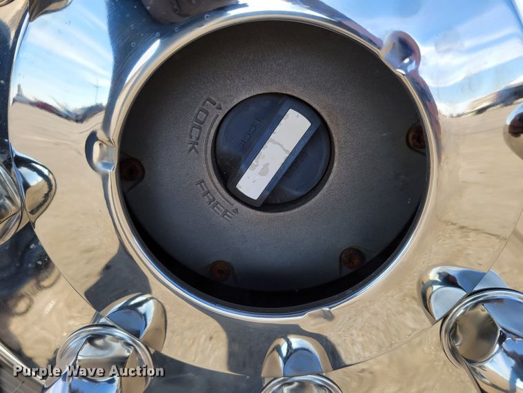 image for item MC9568 2005 GMC C5500  dump truck