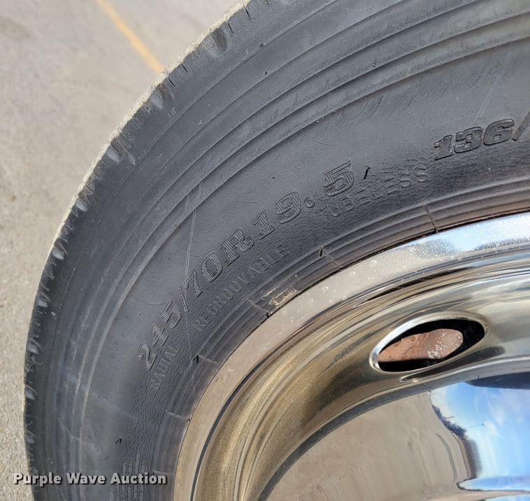 image for item MC9568 2005 GMC C5500  dump truck