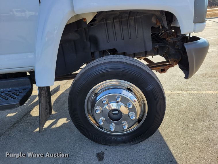 image for item MC9568 2005 GMC C5500  dump truck