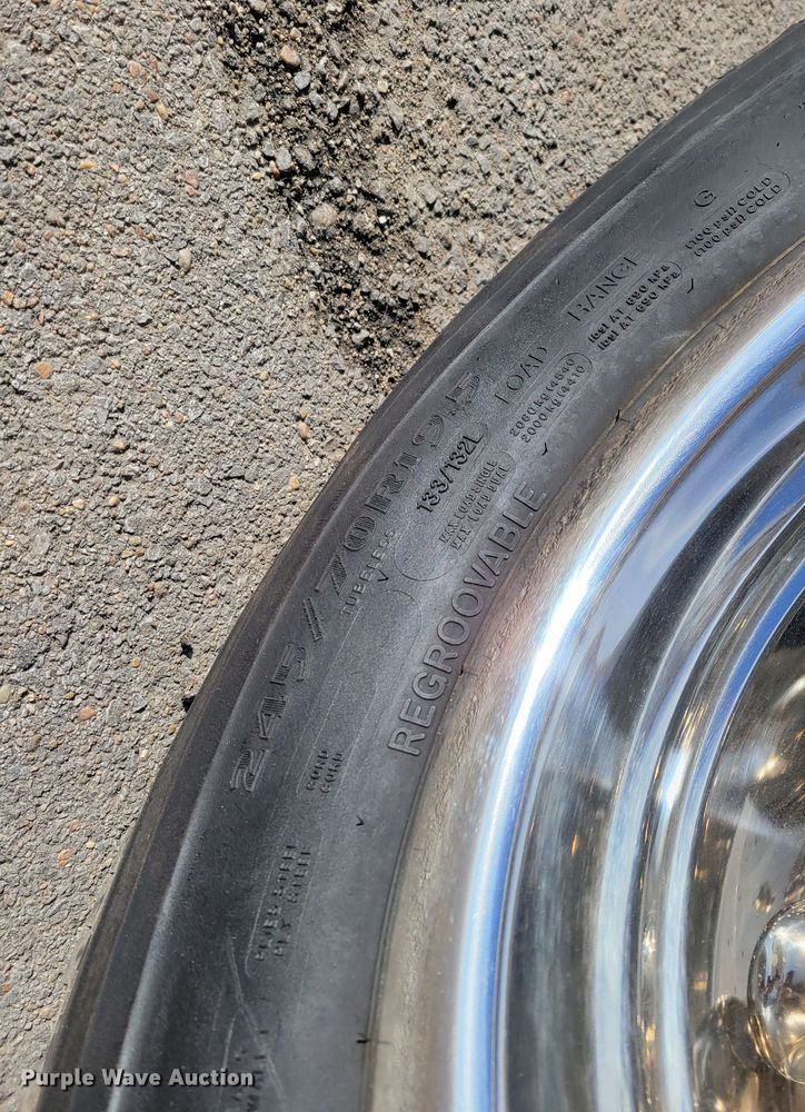 image for item MC9568 2005 GMC C5500  dump truck