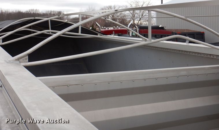 image for item MC9806 2008 Wilson DWH-550  grain trailer