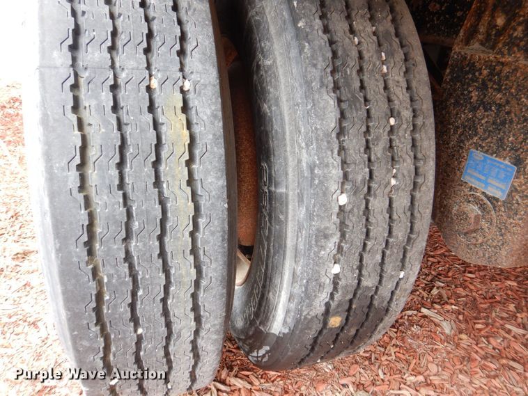 image for item MC9806 2008 Wilson DWH-550  grain trailer