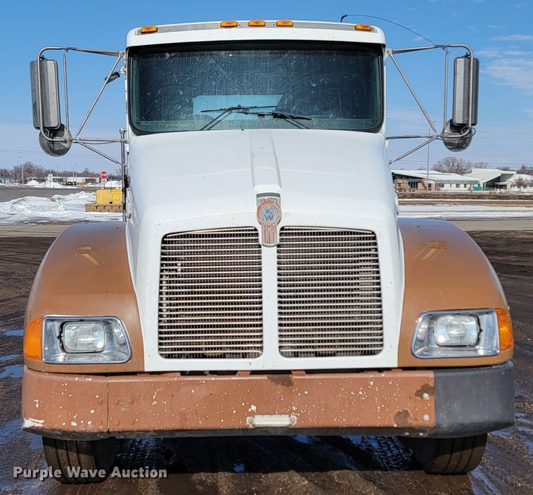 image for item ME9683 1999 Kenworth T300  truck cab and chassis