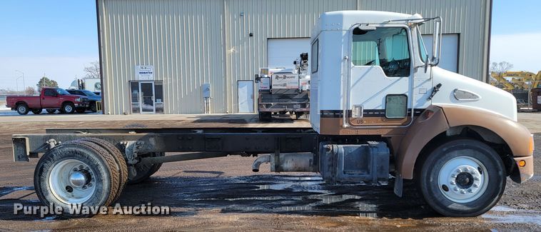 image for item ME9683 1999 Kenworth T300  truck cab and chassis