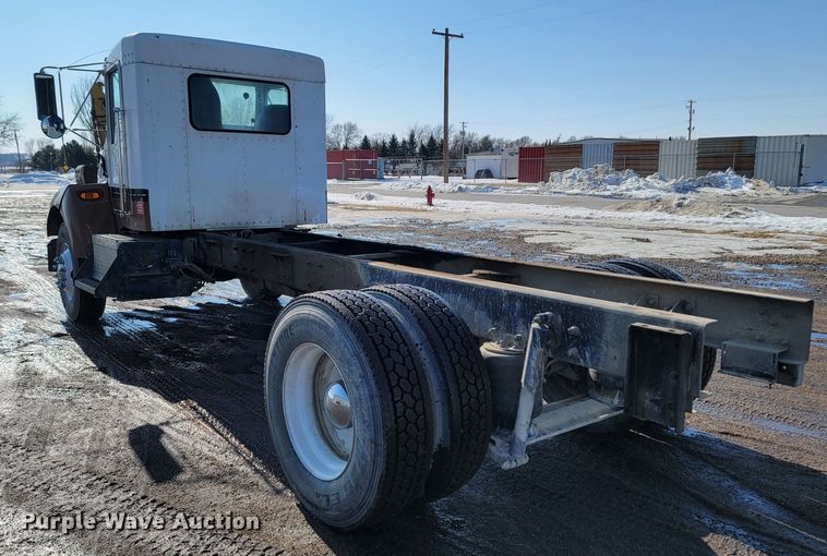 image for item ME9683 1999 Kenworth T300  truck cab and chassis