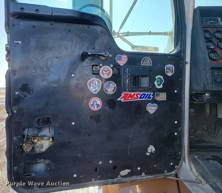 image for item ME9683 1999 Kenworth T300  truck cab and chassis